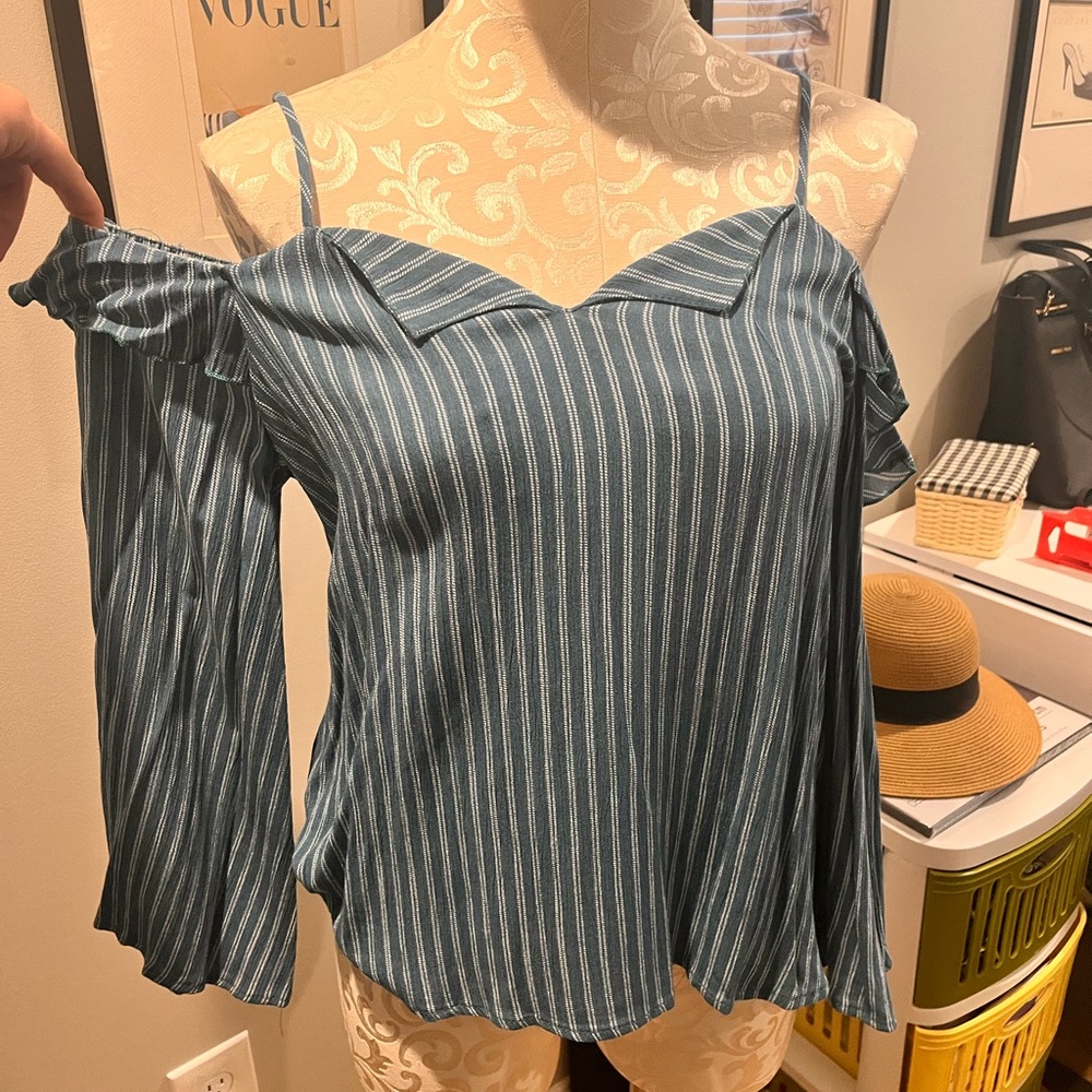 Ces Femme Teal off shoulder top NWT